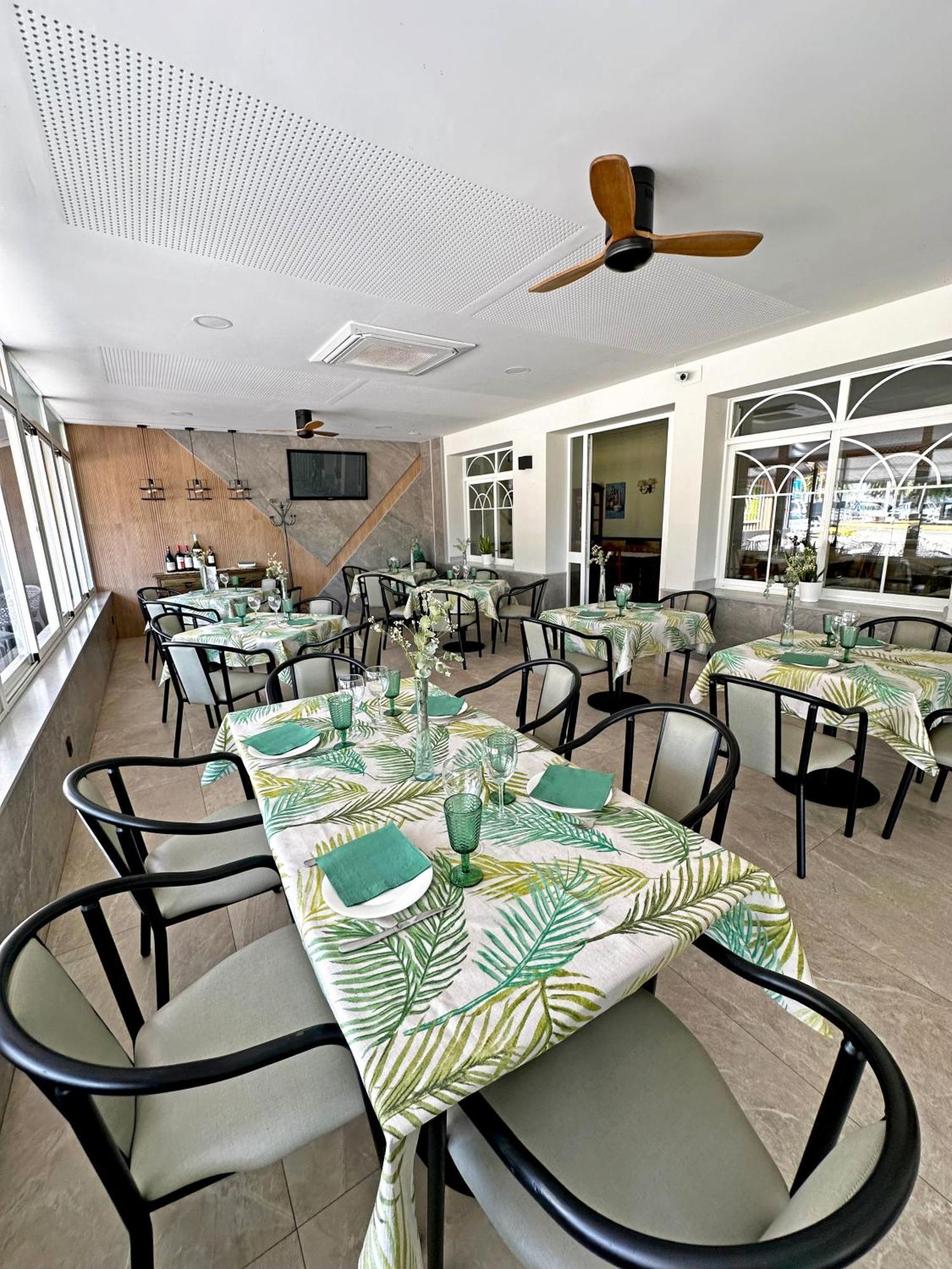 Hostal Restaurante El Cary Montemayor エクステリア 写真