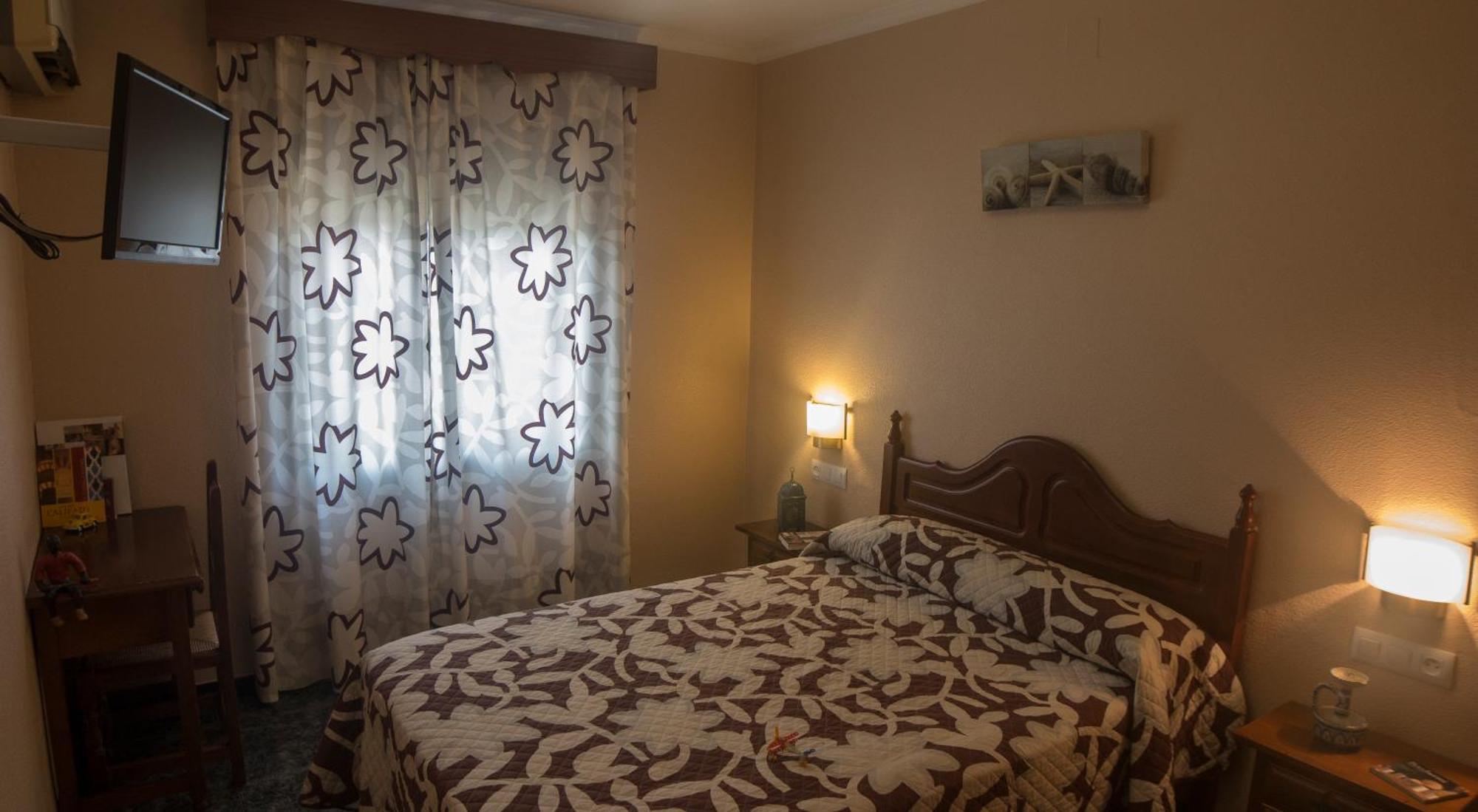 Hostal Restaurante El Cary Montemayor エクステリア 写真